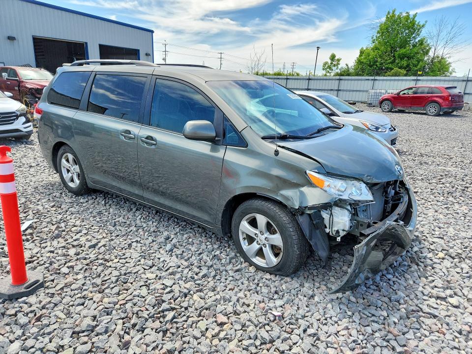 Aukcja sprzedaży 2011 Toyota Sienna, vin: 5TDKK3DC2BS013888, numer aukcji: 55645886