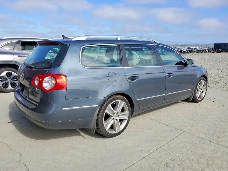 55275846 :رقم المزاد ، WVWXM9AN5AE075055 vin ، 2010 Volkswagen Passat مزاد بيع