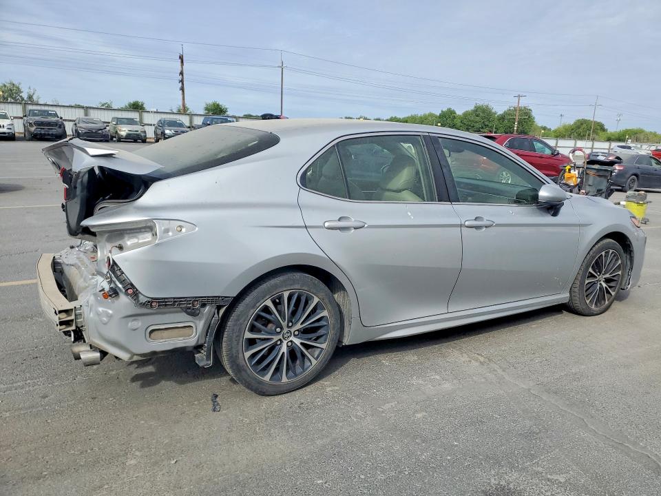 56471996 :رقم المزاد ، JTNB11HK9J3028800 vin ، 2018 Toyota Camry مزاد بيع