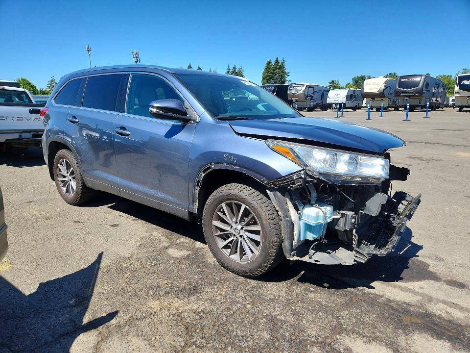 Продаж на аукціоні авто 2018 Toyota Highlander, vin: 5TDJZRFH9JS898267, номер лоту: 55489206