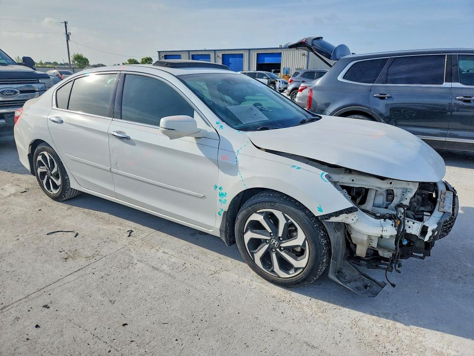 58766026 :رقم المزاد ، 1HGCR3F01GA012577 vin ، 2016 Honda Accord مزاد بيع