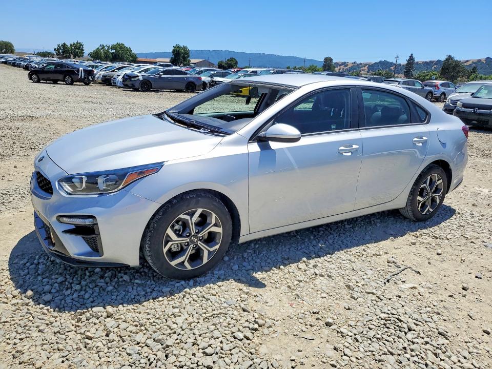 2021 Kia Forte მანქანა იყიდება აუქციონზე, vin: 3KPF24AD7ME315677, აუქციონის ნომერი: 56164276