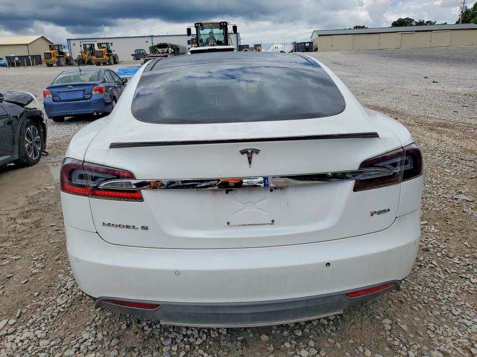 57861356 :رقم المزاد ، 5YJSA1H16EFP57440 vin ، 2014 Tesla Model S مزاد بيع