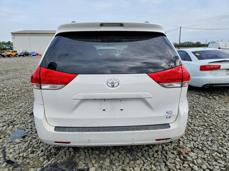 2011 Toyota Sienna Fwd W/7-passe მანქანა იყიდება აუქციონზე, vin: 5TDKK3DC2BS170952, აუქციონის ნომერი: 56671966