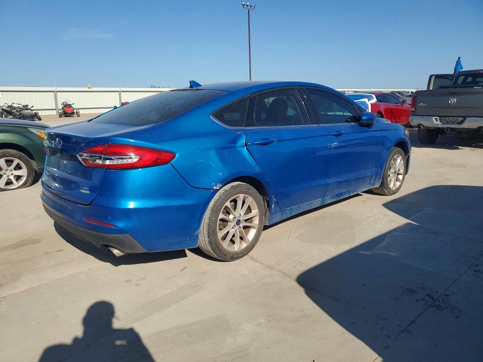 55355216 :رقم المزاد ، 3FA6P0HD5LR261888 vin ، 2020 Ford Fusion مزاد بيع