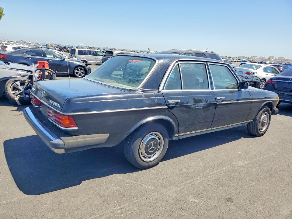 1982 Mercedes-benz 300 მანქანა იყიდება აუქციონზე, vin: WDBAB33A3CB013238, აუქციონის ნომერი: 85791255