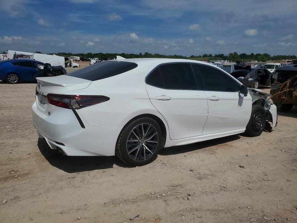 2022 Toyota Camry მანქანა იყიდება აუქციონზე, vin: 4T1G11BK3NU069972, აუქციონის ნომერი: 55755086