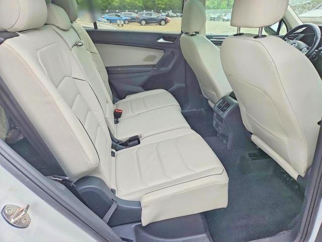 Продажа на аукционе авто 2018 Volkswagen Tiguan, vin: 3VV5B7AX8JM045126, номер лота: 57624556