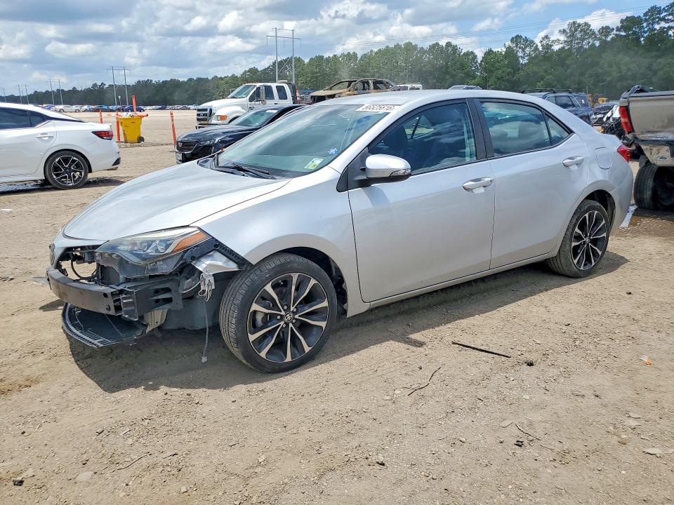 56525616 :رقم المزاد ، 5YFBURHE5HP585967 vin ، 2017 Toyota Corolla مزاد بيع