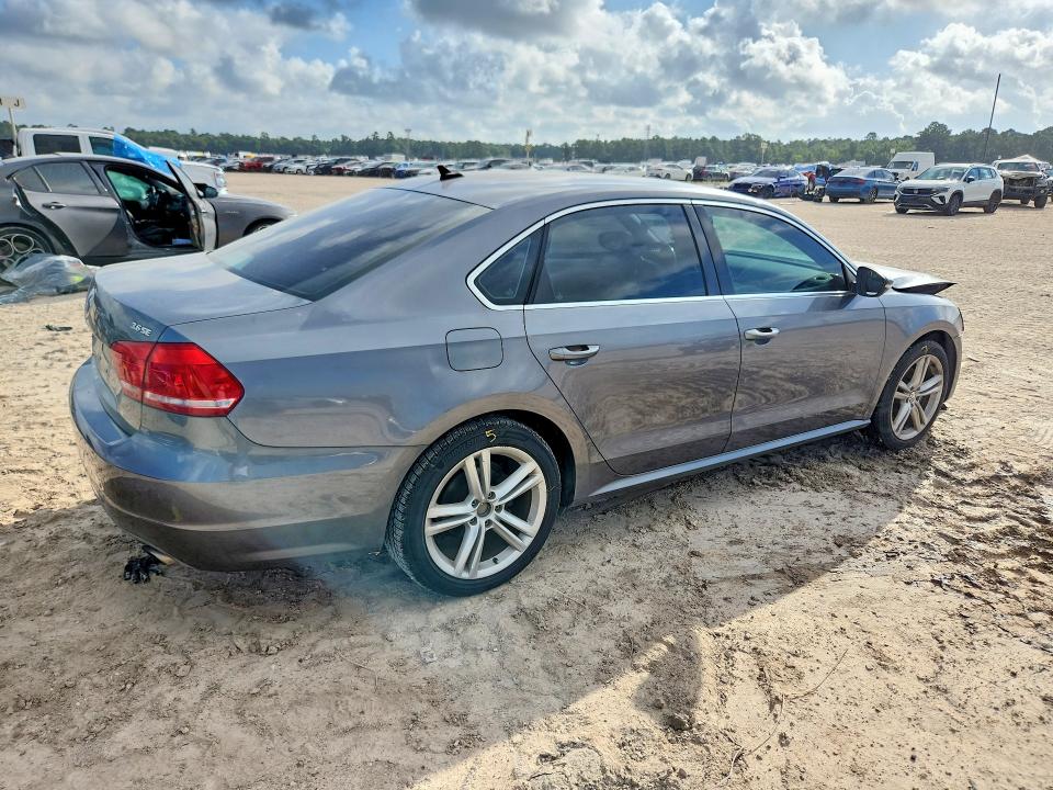 56723186 :رقم المزاد ، 1VWBM7A32CC047223 vin ، 2012 Volkswagen Passat مزاد بيع