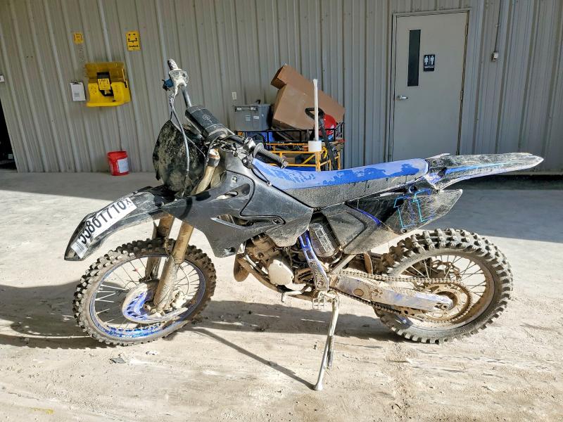 55861716 :رقم المزاد ، JYACE29C8NA004527 vin ، 2022 Yamaha Yz125 مزاد بيع