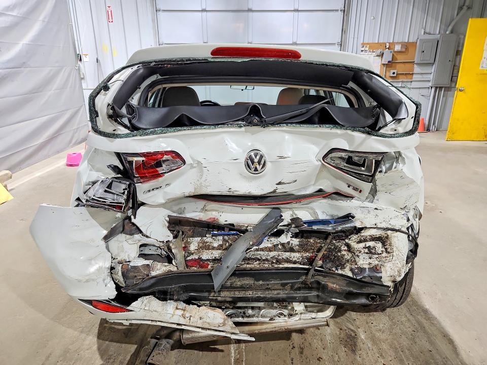 2017 Volkswagen Golf მანქანა იყიდება აუქციონზე, vin: 3VW117AU9HM062790, აუქციონის ნომერი: 56413686
