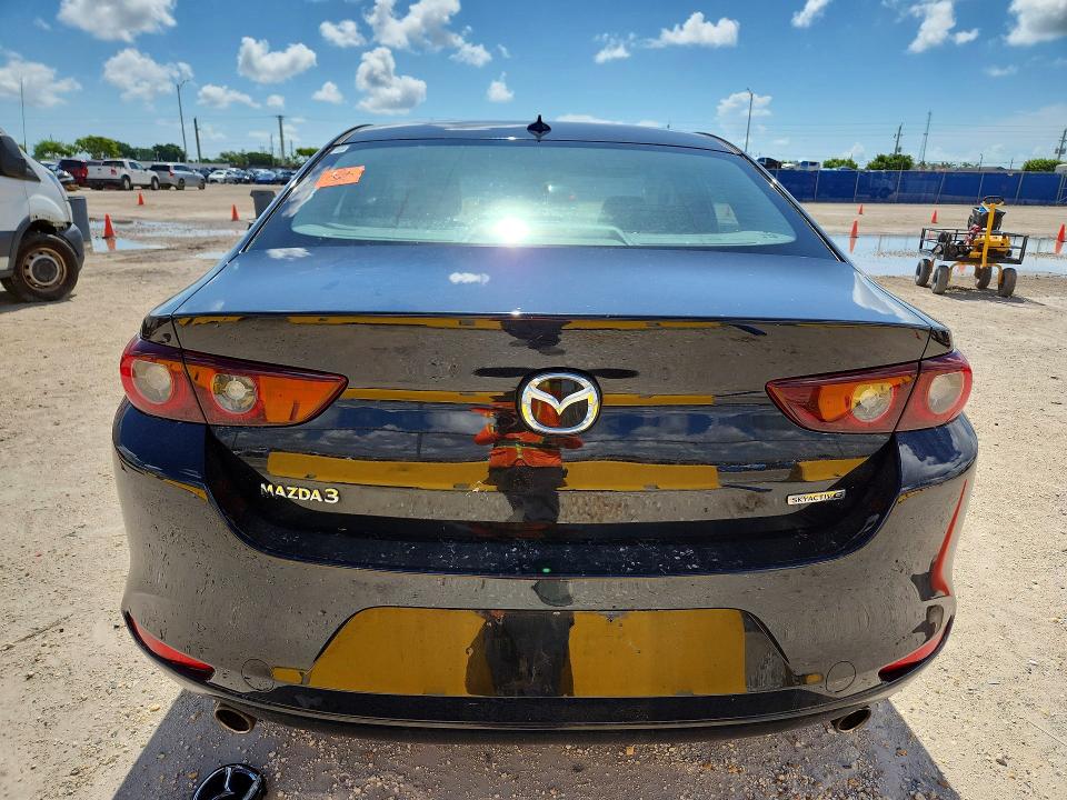 2022 Mazda 3 მანქანა იყიდება აუქციონზე, vin: 3MZBPADL5NM311472, აუქციონის ნომერი: 57640286