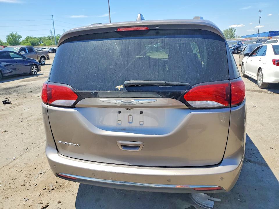 Продажа на аукционе авто 2017 Chrysler Pacifica, vin: 2C4RC1EG5HR695605, номер лота: 55685596