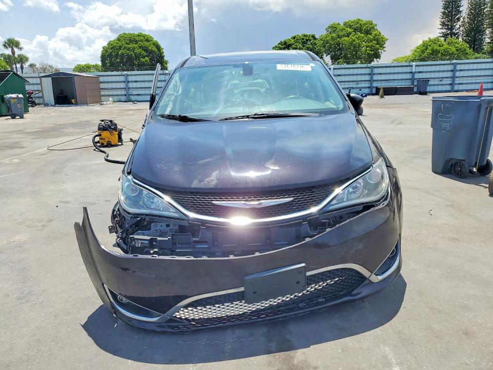 57870776 :رقم المزاد ، 2C4RC1FG2JR279144 vin ، 2018 Chrysler Pacifica مزاد بيع