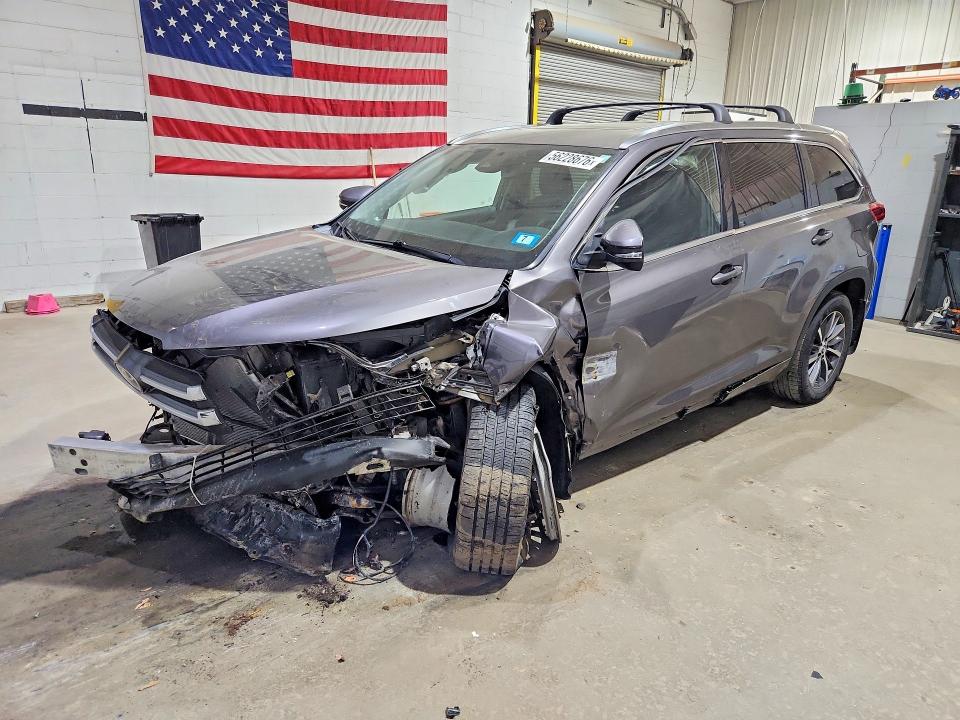 Продаж на аукціоні авто 2018 Toyota Highlander, vin: 5TDJZRFH8JS562206, номер лоту: 56228676