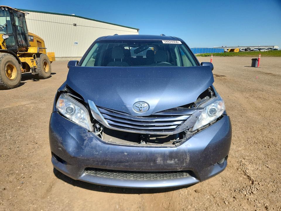 Продажа на аукционе авто 2017 Toyota Sienna, vin: 5TDJZ3DC4HS185274, номер лота: 58824956