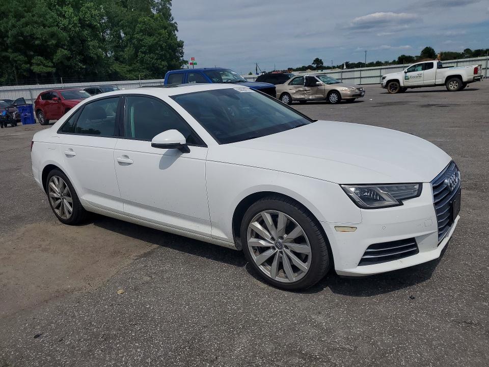 Продажа на аукционе авто 2017 Audi A4, vin: WAUANAF47HN002698, номер лота: 58594776