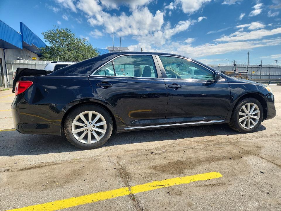 57177656 :رقم المزاد ، 4T4BF1FK4ER409724 vin ، 2014 Toyota Camry مزاد بيع