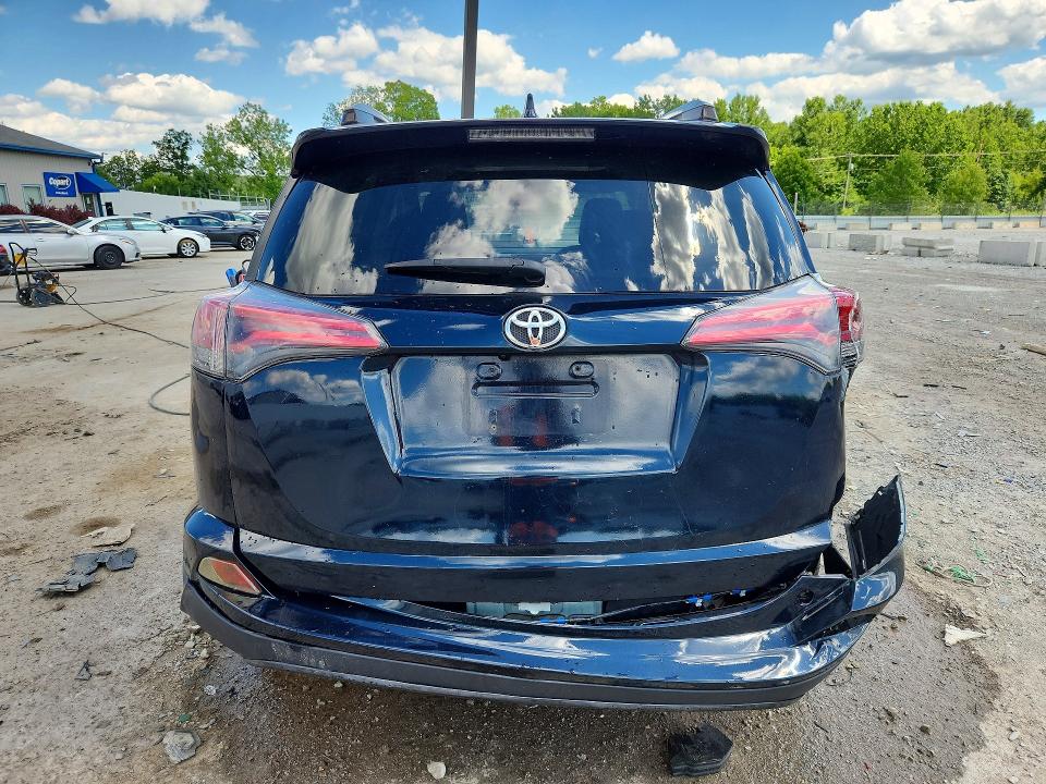 2018 Toyota Rav4 მანქანა იყიდება აუქციონზე, vin: JTMZFREV8JJ741202, აუქციონის ნომერი: 57502026