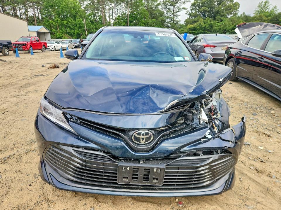 Продаж на аукціоні авто 2018 Toyota Camry, vin: 4T1B11HK8JU605312, номер лоту: 57507946