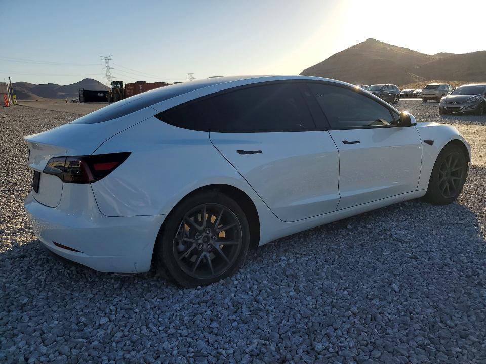 Продажа на аукционе авто 2023 Tesla Model 3, vin: 5YJ3E1EAXPF640203, номер лота: 56132256