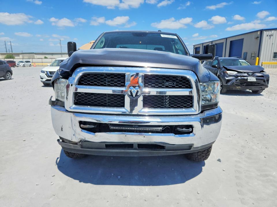 57336486 :رقم المزاد ، 3C6UR5CL7HG767918 vin ، 2017 Ram 2500 مزاد بيع