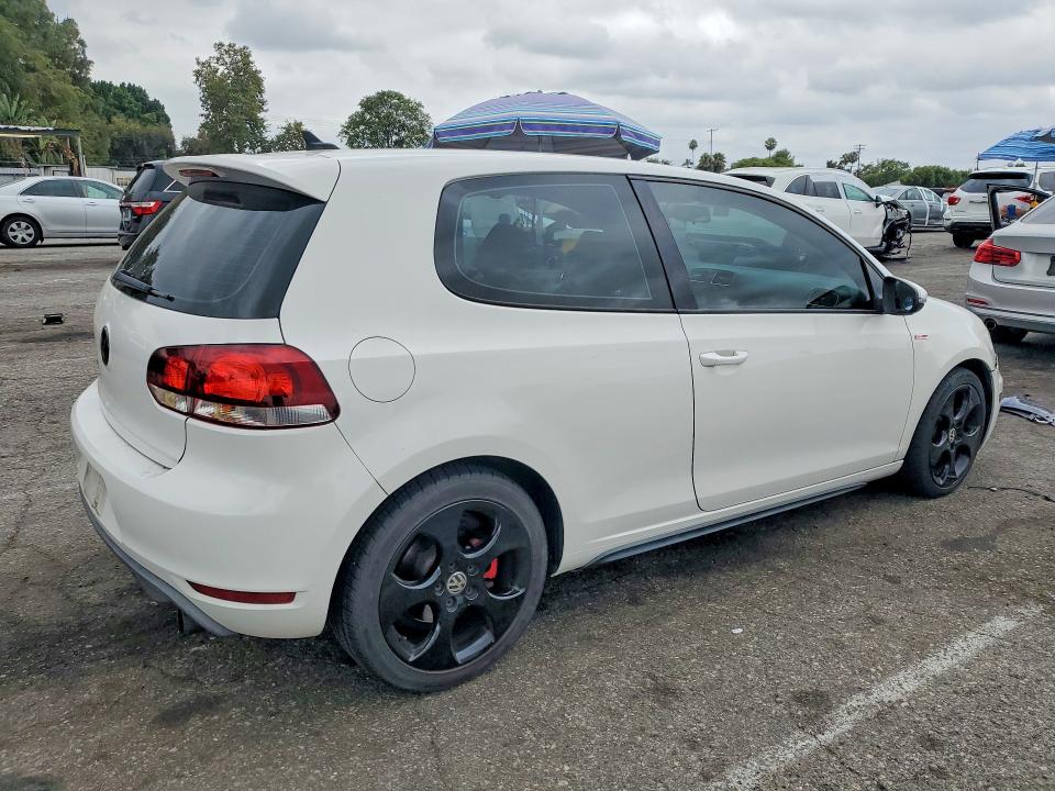 58459706 :رقم المزاد ، WVWFD7AJ1AW273879 vin ، 2010 Volkswagen Gti مزاد بيع