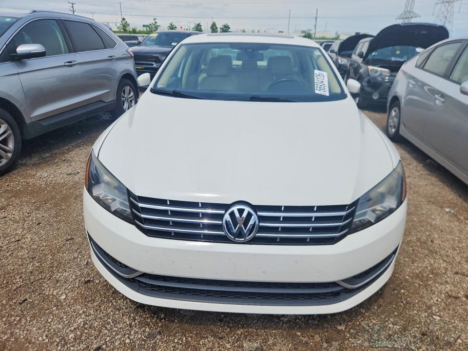 56934126 :رقم المزاد ، 1VWBV7A34FC056944 vin ، 2015 Volkswagen Passat مزاد بيع