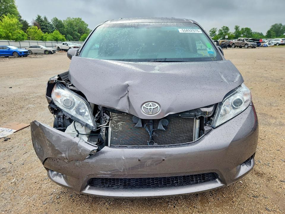 Продажа на аукционе авто 2017 Toyota Sienna, vin: 5TDJZ3DC5HS183808, номер лота: 55892976