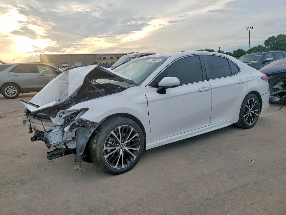 2018 Toyota Camry მანქანა იყიდება აუქციონზე, vin: 4T1B11HK7JU667039, აუქციონის ნომერი: 57340496