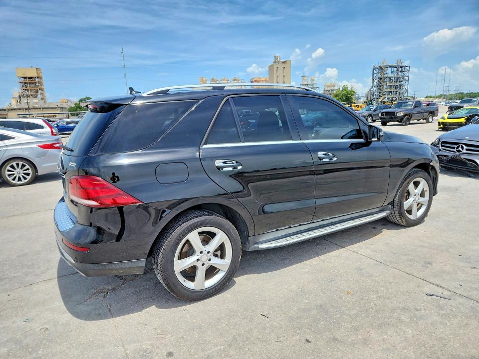 55432906 :رقم المزاد ، 4JGDA5JB1HA833531 vin ، 2017 Mercedes-benz Gle مزاد بيع
