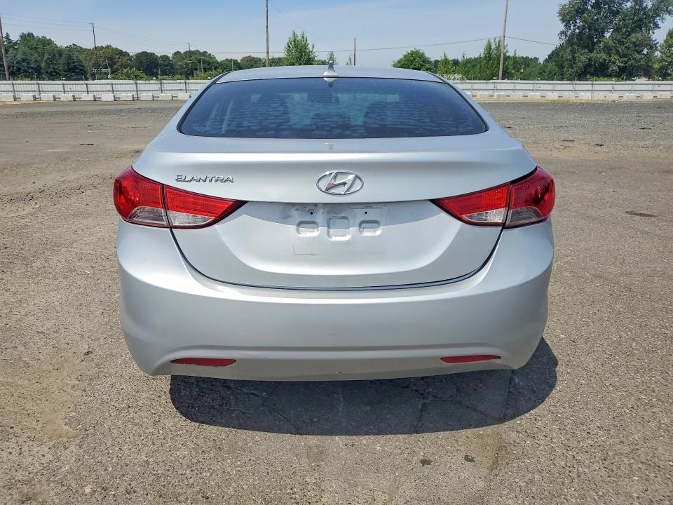 2013 Hyundai Elantra მანქანა იყიდება აუქციონზე, vin: 5NPDH4AE7DH206808, აუქციონის ნომერი: 58564136