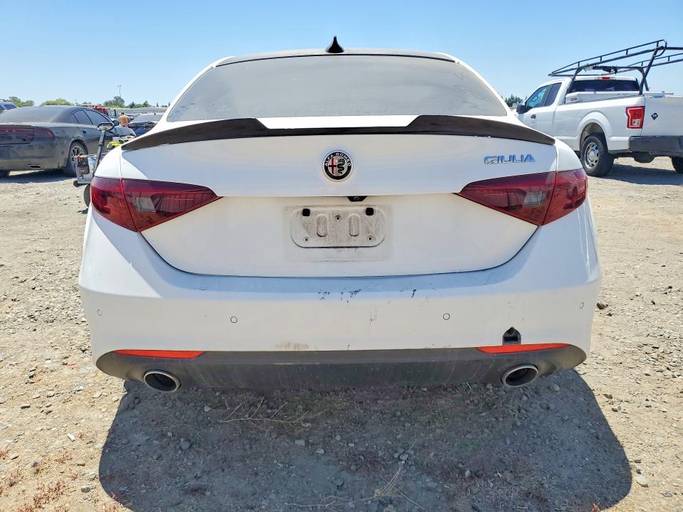 Продаж на аукціоні авто 2017 Alfa Romeo Giulia, vin: ZARFAEBNXH7556175, номер лоту: 58842636