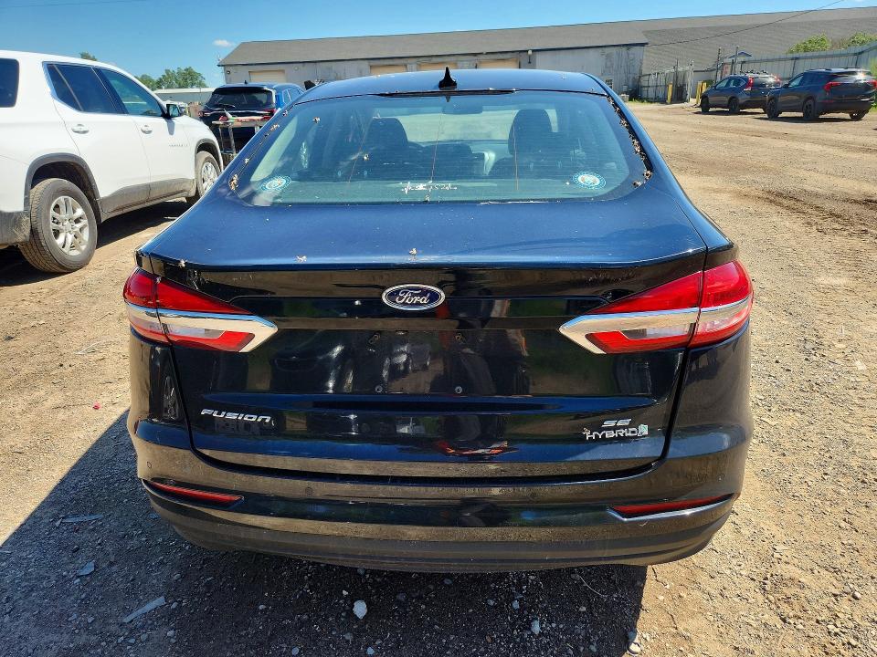 57150786 :رقم المزاد ، 3FA6P0LUXKR180729 vin ، 2019 Ford Fusion مزاد بيع