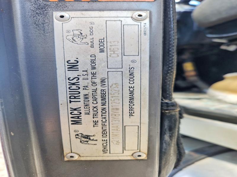 56566066 :رقم المزاد ، 1M1AA13Y8YW125152 vin ، 2000 Mack 600 مزاد بيع