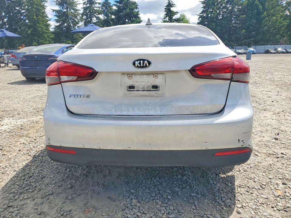 2017 Kia Forte მანქანა იყიდება აუქციონზე, vin: 3KPFK4A72HE139511, აუქციონის ნომერი: 57544966