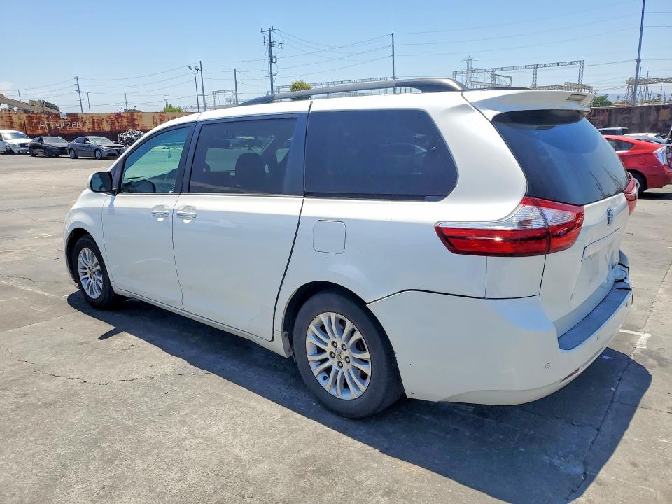 2015 Toyota Sienna მანქანა იყიდება აუქციონზე, vin: 5TDYK3DC9FS541444, აუქციონის ნომერი: 58628086