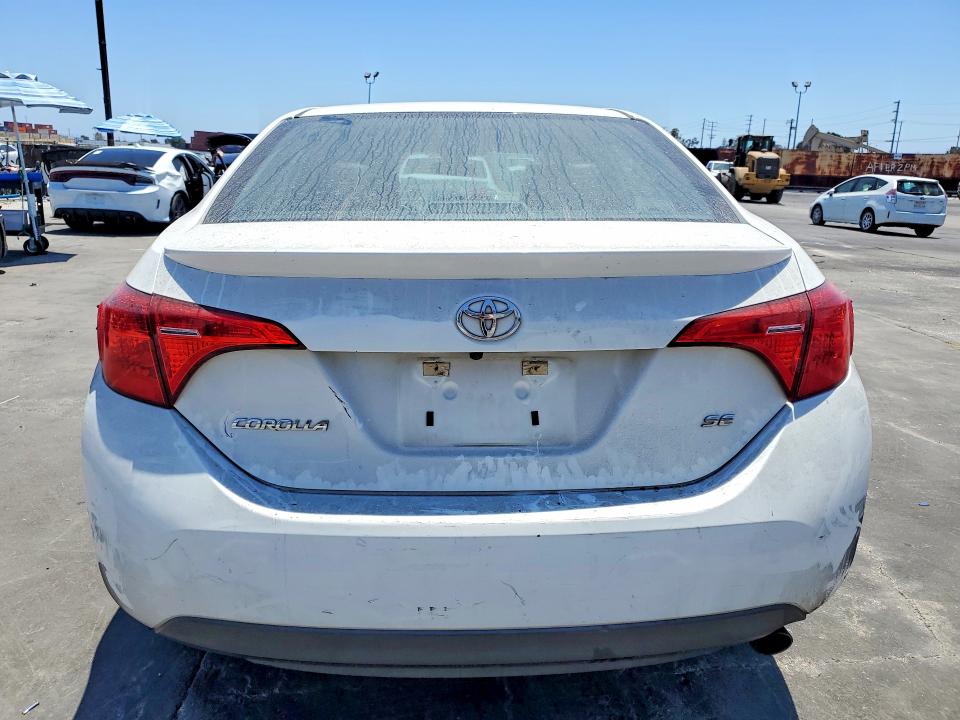 57629756 :رقم المزاد ، 5YFBURHE3HP716524 vin ، 2017 Toyota Corolla مزاد بيع