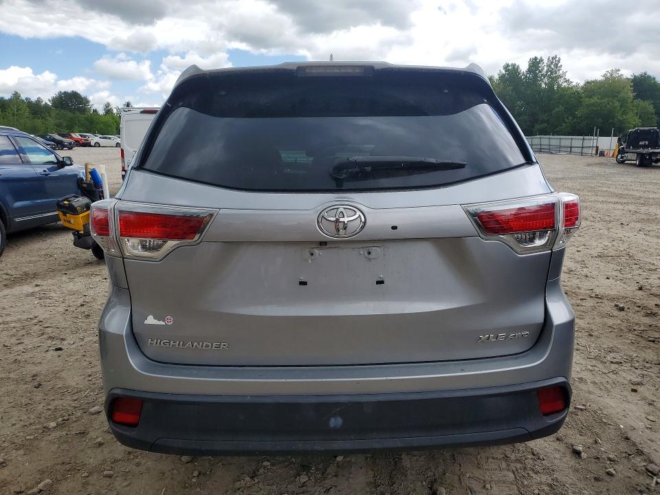 2015 Toyota Highlander მანქანა იყიდება აუქციონზე, vin: 5TDJKRFH0FS138868, აუქციონის ნომერი: 55596666