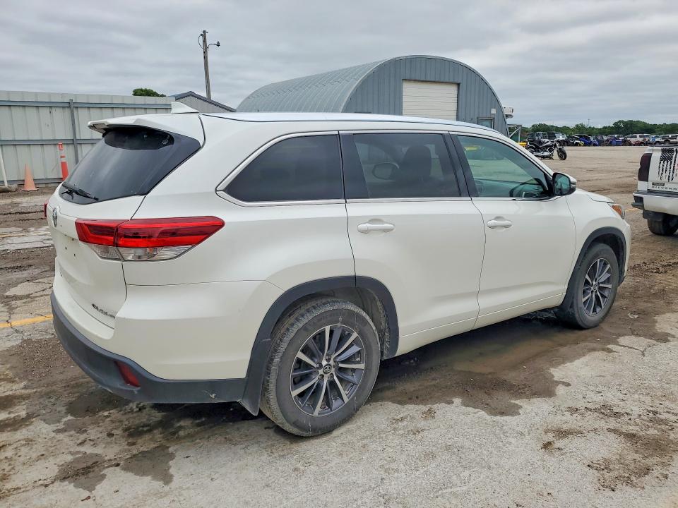 Продажа на аукционе авто 2017 Toyota Highlander, vin: 5TDJZRFH7HS515937, номер лота: 58145316