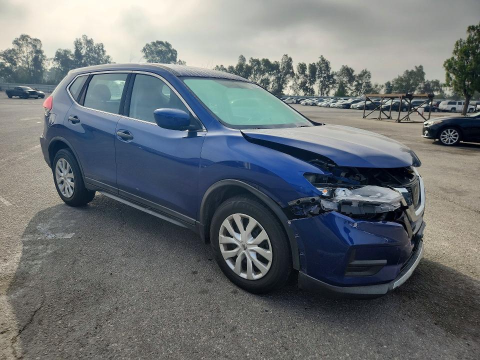 55819546 :رقم المزاد ، KNMAT2MT8HP607259 vin ، 2017 Nissan Rogue مزاد بيع