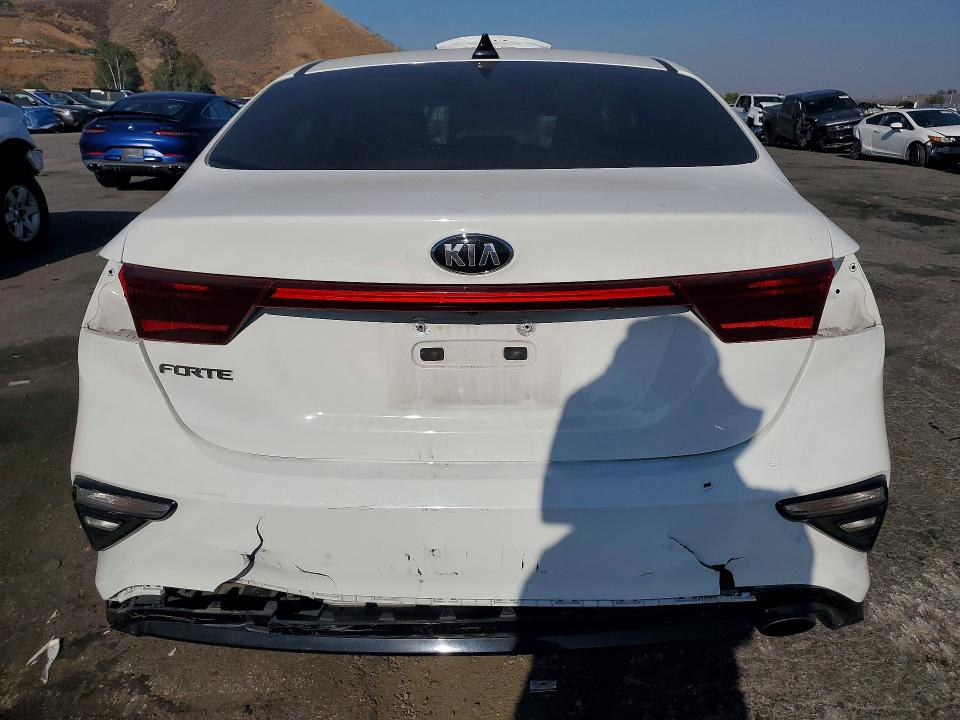 2021 Kia Forte მანქანა იყიდება აუქციონზე, vin: 3KPF24AD6ME349609, აუქციონის ნომერი: 56129336