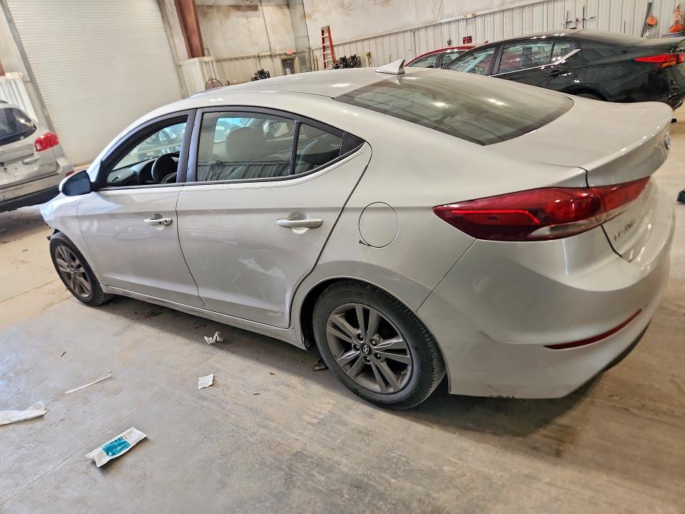 54910176 :رقم المزاد ، 5NPD84LF0HH114449 vin ، 2017 Hyundai Elantra مزاد بيع