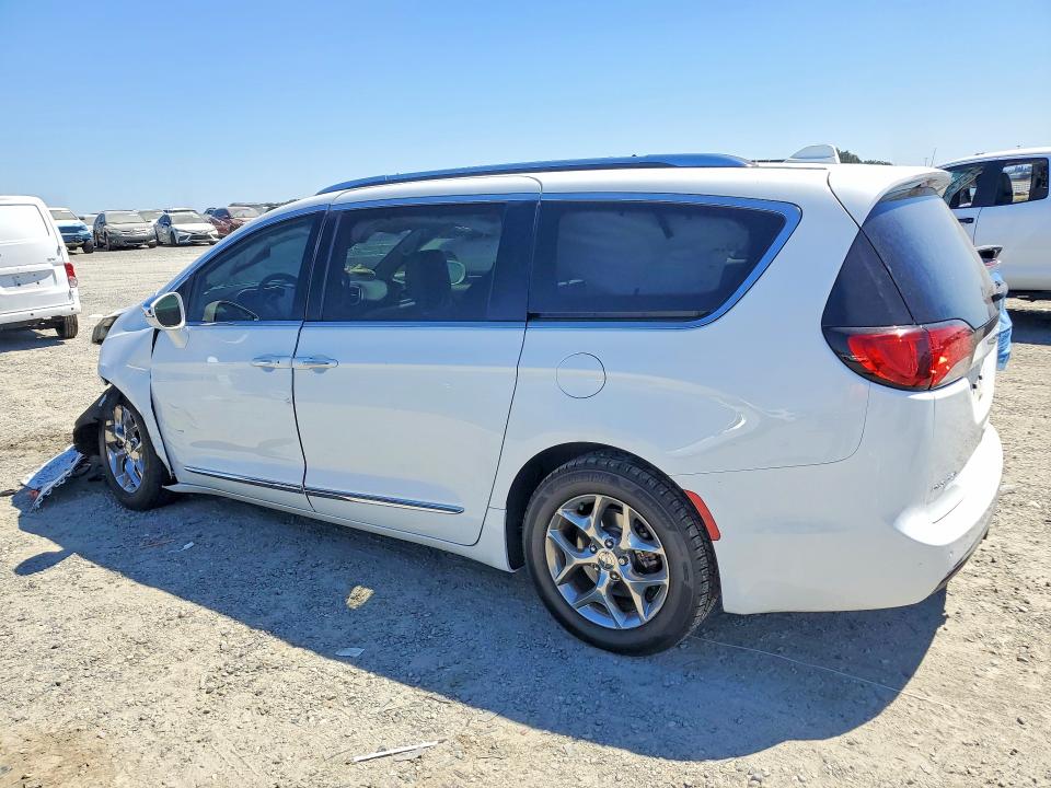 58449616 :رقم المزاد ، 2C4RC1GG3JR352987 vin ، 2018 Chrysler Pacifica مزاد بيع
