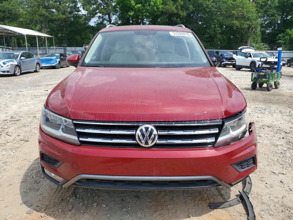 57028916 :رقم المزاد ، 3VV3B7AX6JM133440 vin ، 2018 Volkswagen Tiguan مزاد بيع