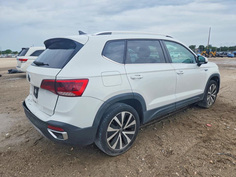 Продаж на аукціоні авто 2022 Volkswagen Taos, vin: 3VVRX7B26NM088195, номер лоту: 55582176