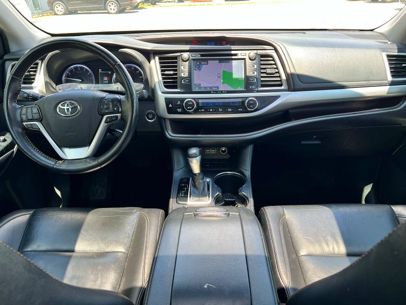 Продажа на аукционе авто 2019 Toyota Highlander, vin: 5TDKZRFH8KS566312, номер лота: 56324136