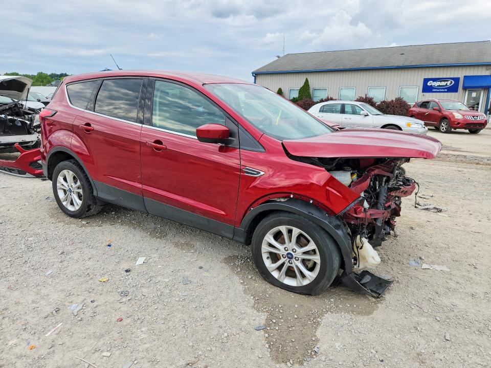 55881776 :رقم المزاد ، 1FMCU0GD4KUC23207 vin ، 2019 Ford Escape مزاد بيع