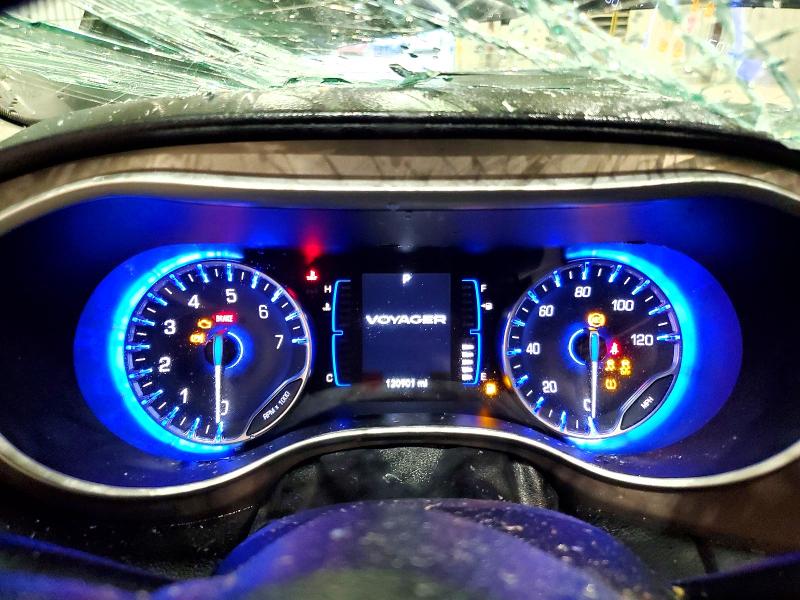 41631886 :رقم المزاد ، 2C4RC1DG4MR516997 vin ، 2021 Chrysler Voyager مزاد بيع
